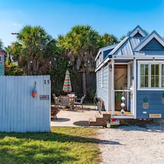 Tiny House Piña Colada- pet friendly