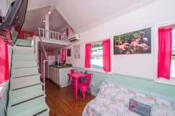 Tiny House Flamingo - free WiFi - Image 3