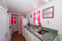 Tiny House Flamingo - free WiFi - Image 5