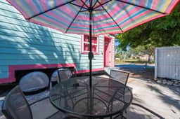 Tiny House Flamingo - free WiFi - Image 3