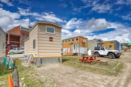 Tiny House Tabor - downtown & Pet Friendly - Image 2