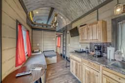 Tiny House Tabor - downtown & Pet Friendly - Image 3