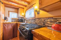 Cozy, rustic Tiny House Rudy - Image 4