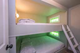 Tiny House Margarita - Sleeps 6 - Image 4