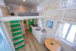 Tiny House Green Lifeguard Stand - sleeps 5 - Image 3