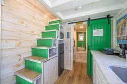 Tiny House Green Lifeguard Stand - sleeps 5 - Image 4