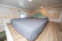 Tiny House Green Lifeguard Stand - sleeps 5 - Image 2