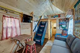 Cozy & rustic Tiny House in Downtown Leadville - Image 3
