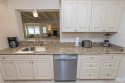 4 Bed 2 Bath near Siesta Key - Pet Friendly - Image 5
