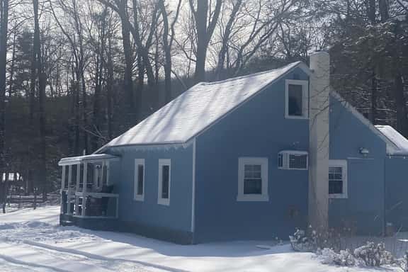 Camelback cottage - On One Acre and Pet Friendly - Image 1