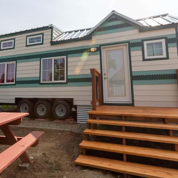 Tiny House Oakley - downtown tiny house park - Image 1