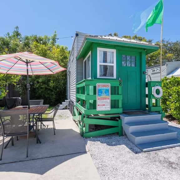 Tiny House Green Lifeguard Stand - sleeps 5 - Image 1