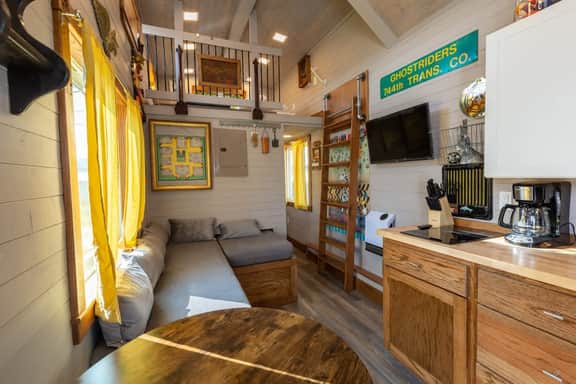 Tiny House Oakley - downtown tiny house park - Image 3