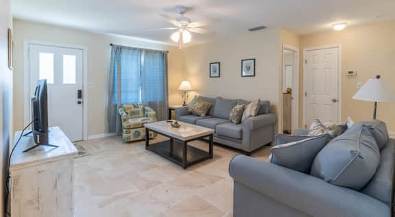 Sleeps 10 & pet friendly #3606 Villa Franca - Image 3