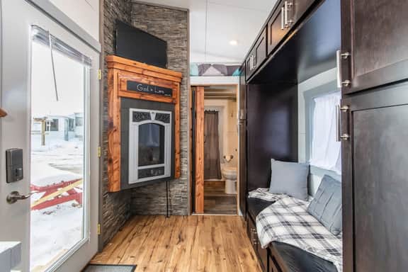 Tiny House Molly in downtown Leadville - Image 4