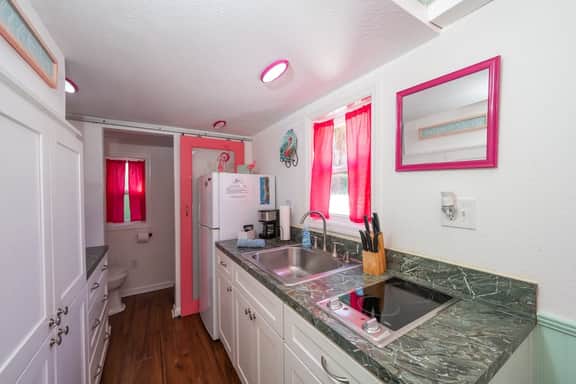 Tiny House Flamingo - free WiFi - Image 5
