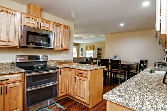 Cabin by the Creek with private creek access - - Image 3