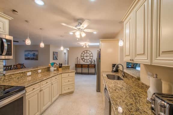 4 Bed 2 Bath near Siesta Key - Pet Friendly - Image 3