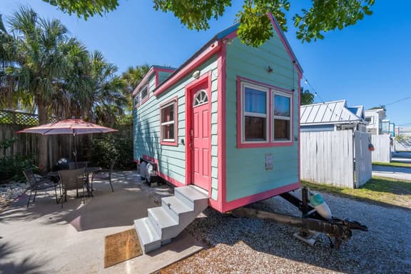Tiny House Flamingo - free WiFi - Image 1