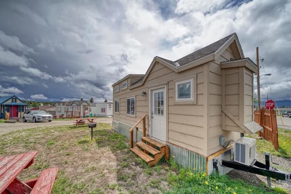 Tiny House Tabor - downtown & Pet Friendly - Image 1