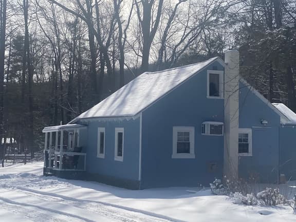 Camelback cottage - On One Acre and Pet Friendly - Image 1